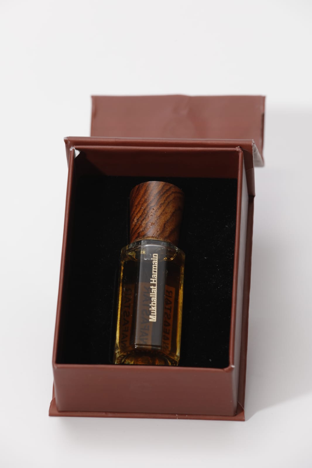 Mukhallat Harmain Attar: A Royal Blend of Pure Oud, Musk & Sacred Florals